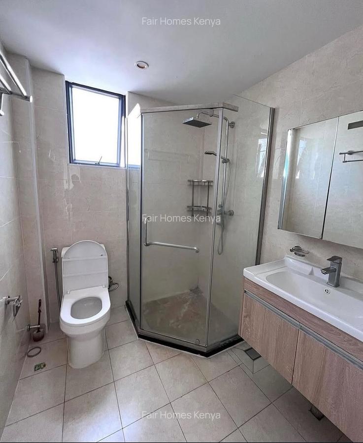 4 Bed Apartment with En Suite at Riverside Drive - 14