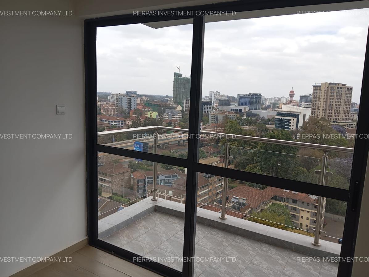 Serviced 3 Bed Apartment with En Suite in Westlands Area - 13