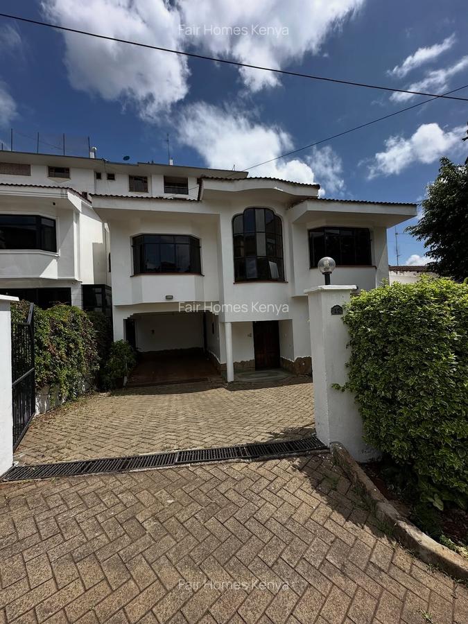 5 Bed Townhouse with En Suite at Riverside Drive - 1