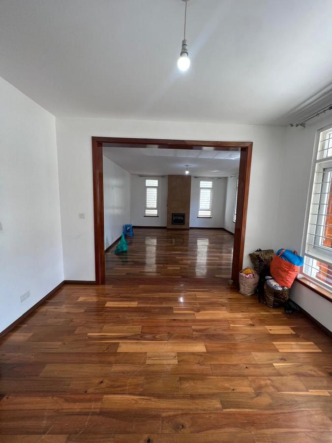 5 Bed Townhouse with En Suite in Lavington - 16