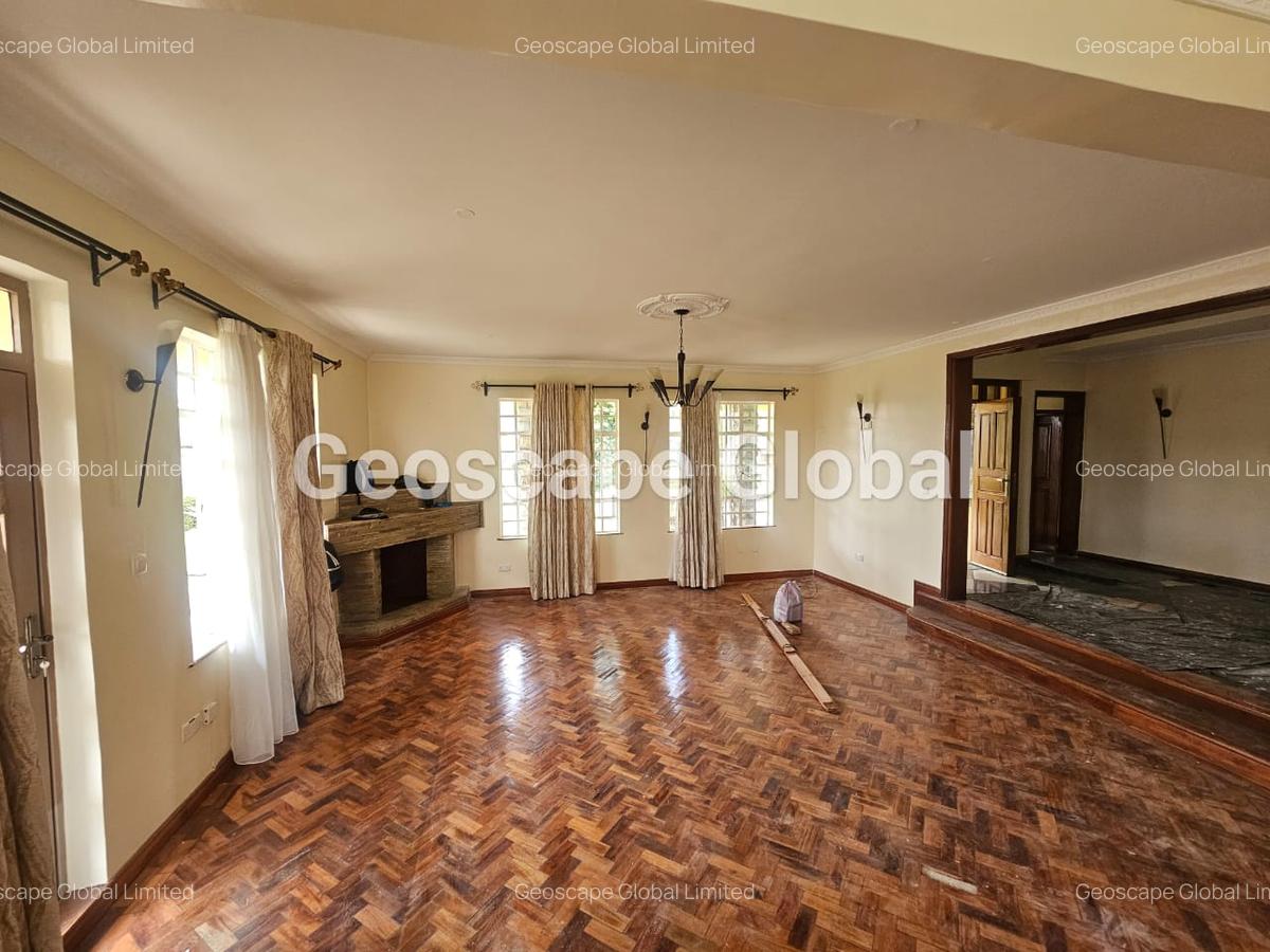 5 Bed House with En Suite in Runda - 9