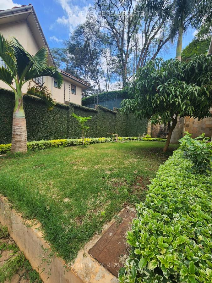 4 Bed Townhouse with En Suite in Lavington - 18