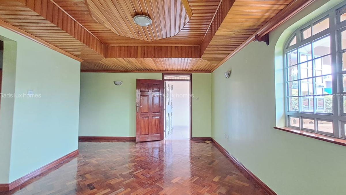 5 Bed Villa with En Suite at Nyari - 6