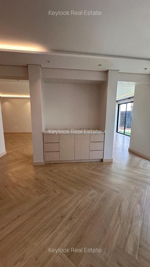 6 Bed Townhouse with En Suite at Lavington Green - 12