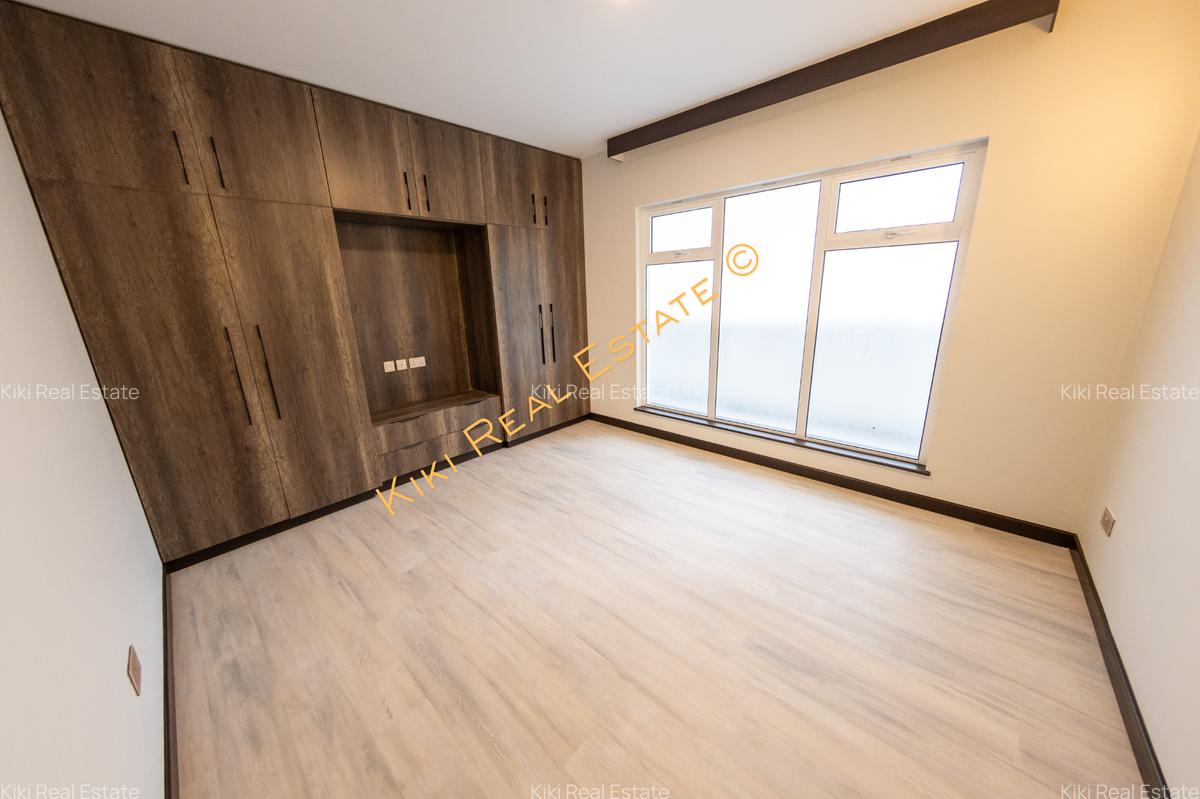 2 Bed Apartment with En Suite at Riverside Gardens - 6