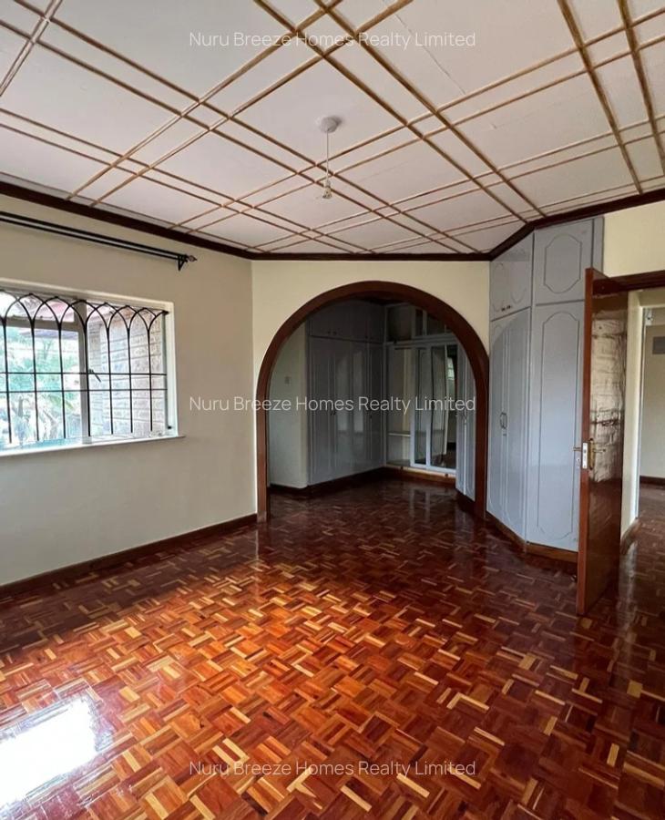 4 Bed Townhouse with En Suite in Lavington - 6