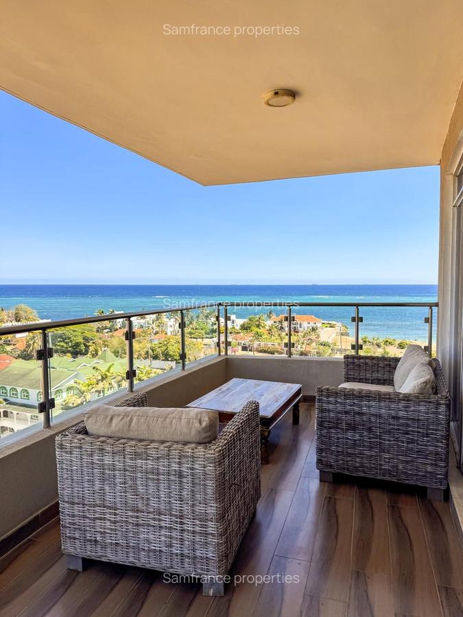 3 Bed Apartment with En Suite at 2Nd Avanue - 1