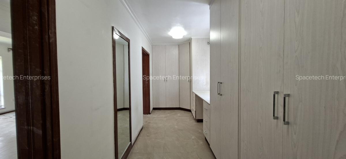 4 Bed House with En Suite in Runda - 14