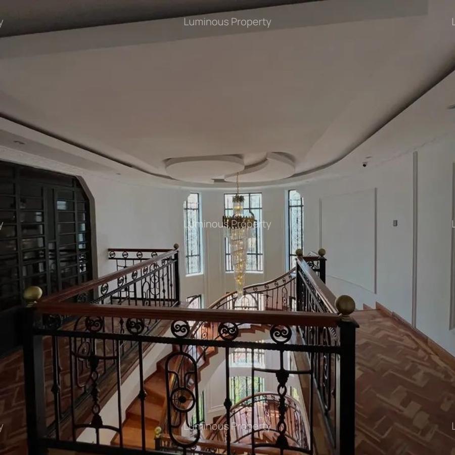 5 Bed House with En Suite at Runda - 18