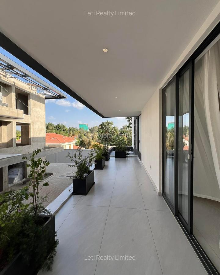 5 Bed Townhouse with En Suite in Lavington - 3