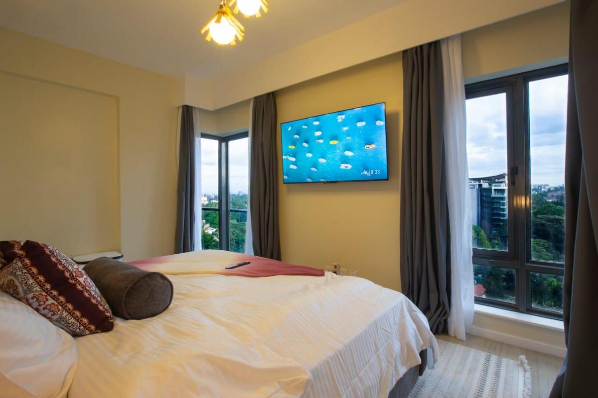 Serviced 2 Bed Apartment with En Suite at Riverside - 13