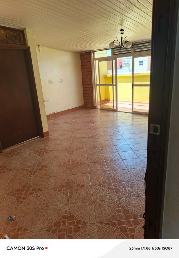 3 bed apartment with parking at lavington