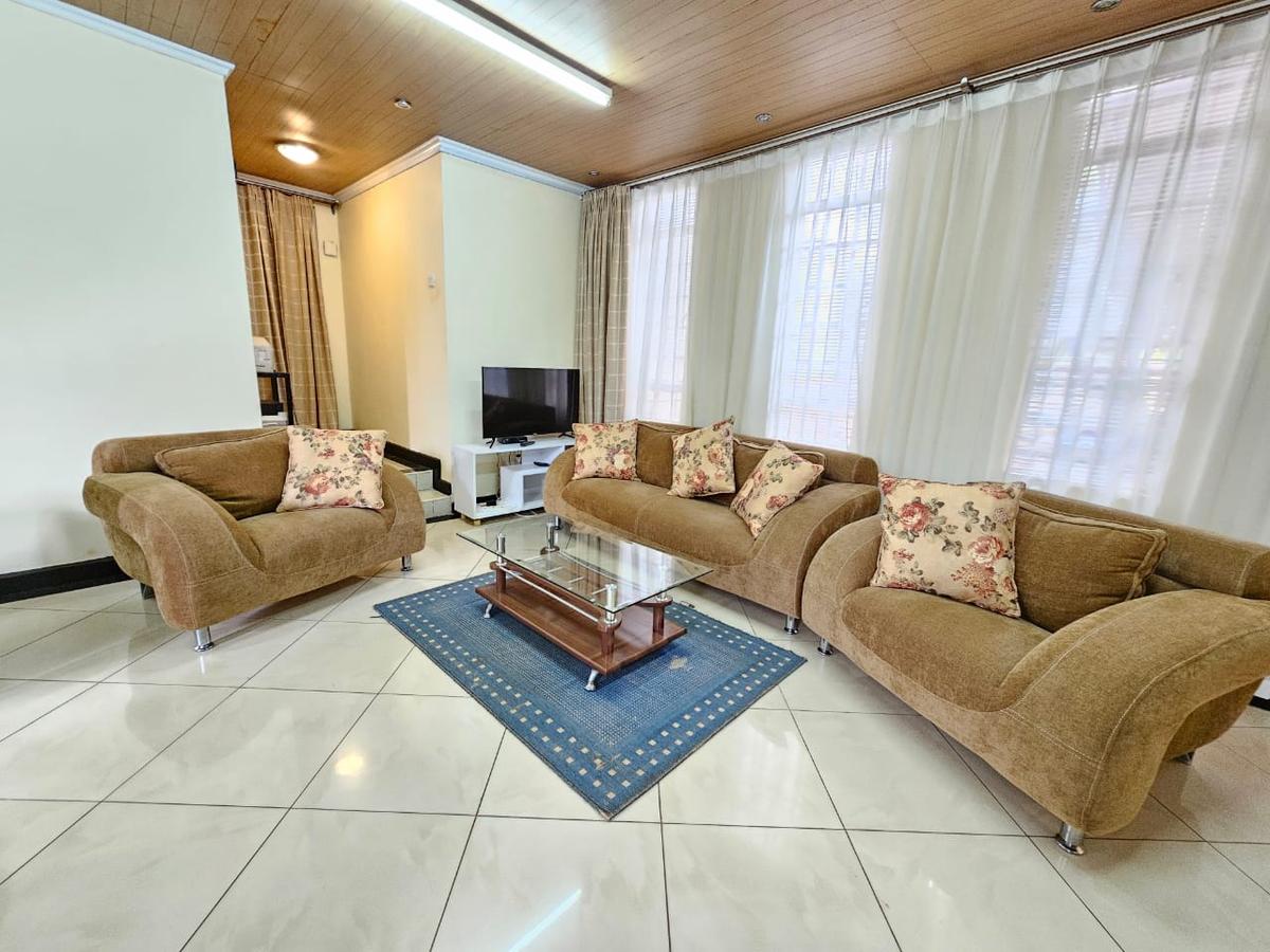 3 Bed House with En Suite in Runda - 3