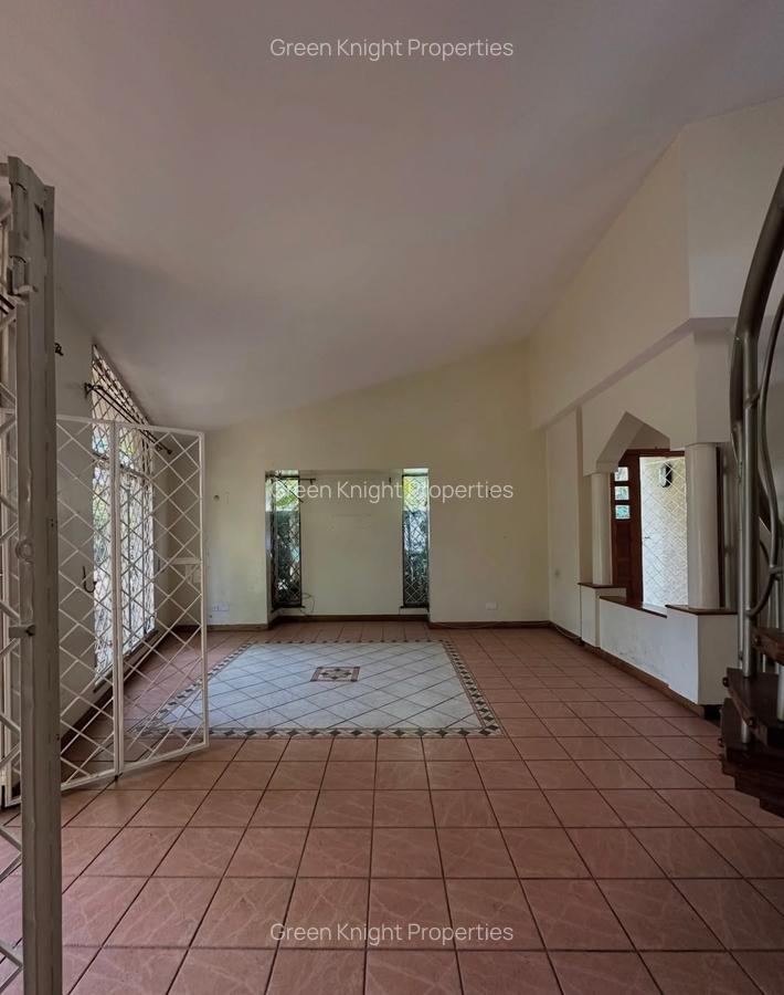 4 Bed Townhouse with En Suite in Kilimani - 4