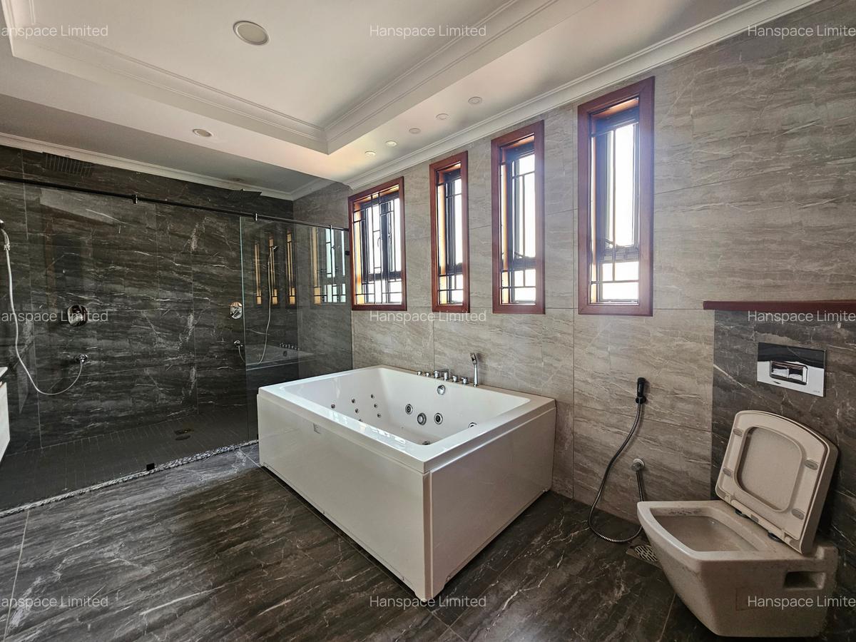 6 Bed Villa with En Suite in Lavington - 7