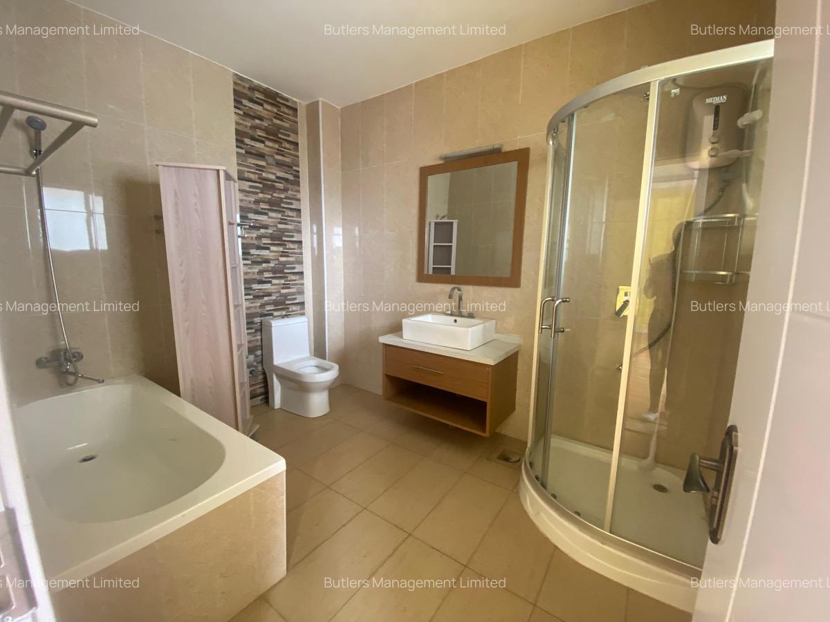 3 Bed Apartment with En Suite in Brookside - 13