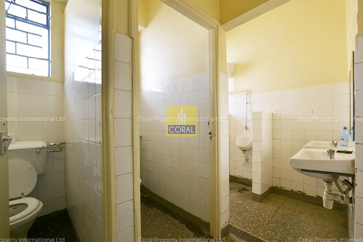 Office in Industrial Area - 14