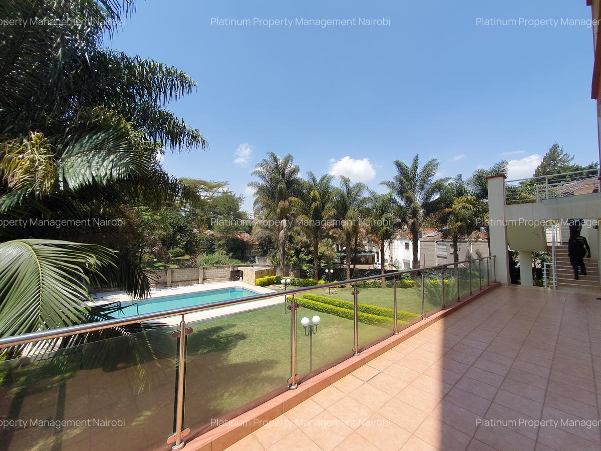 3 Bed Apartment with En Suite at River Gardens Park - 19