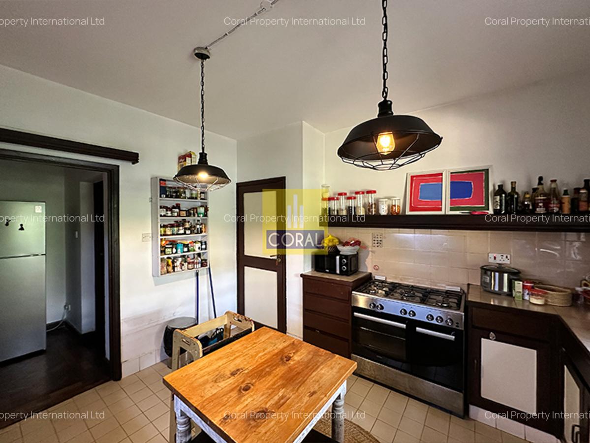 3 Bed House in Nyari - 14