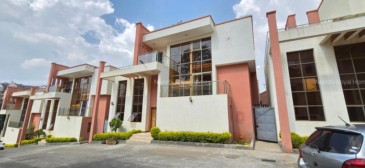 5 Bed Townhouse with En Suite at Lavington Green - 17
