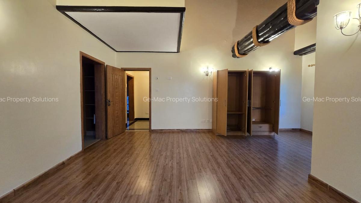 5 Bed Townhouse with En Suite at Othaya Rd - 14