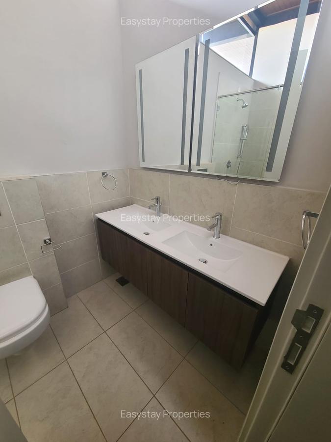 3 Bed Villa with En Suite in Runda - 11