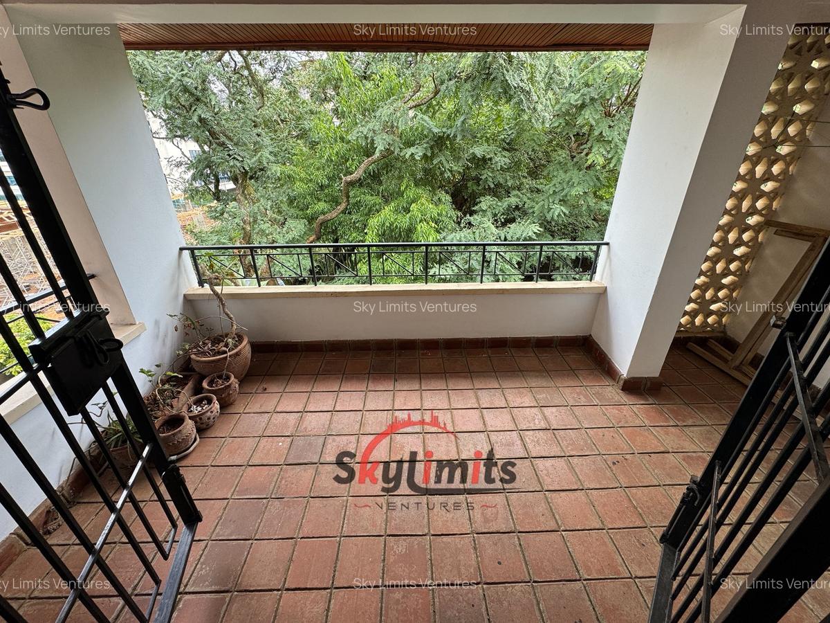 4 Bed Apartment with Swimming Pool in Kilimani - 3
