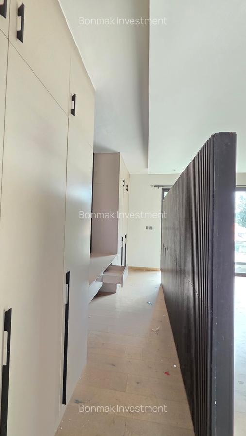 4 Bed Townhouse with En Suite at Lavington Green - 15