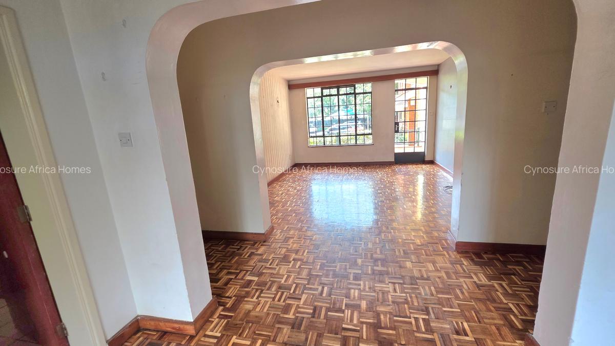 3 Bed Apartment with En Suite at Lavington - 1