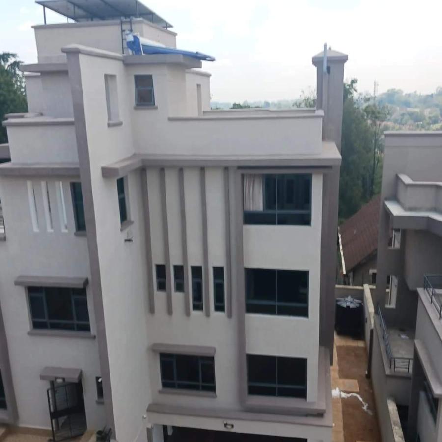 5 Bed Townhouse with En Suite at Lavington - 20