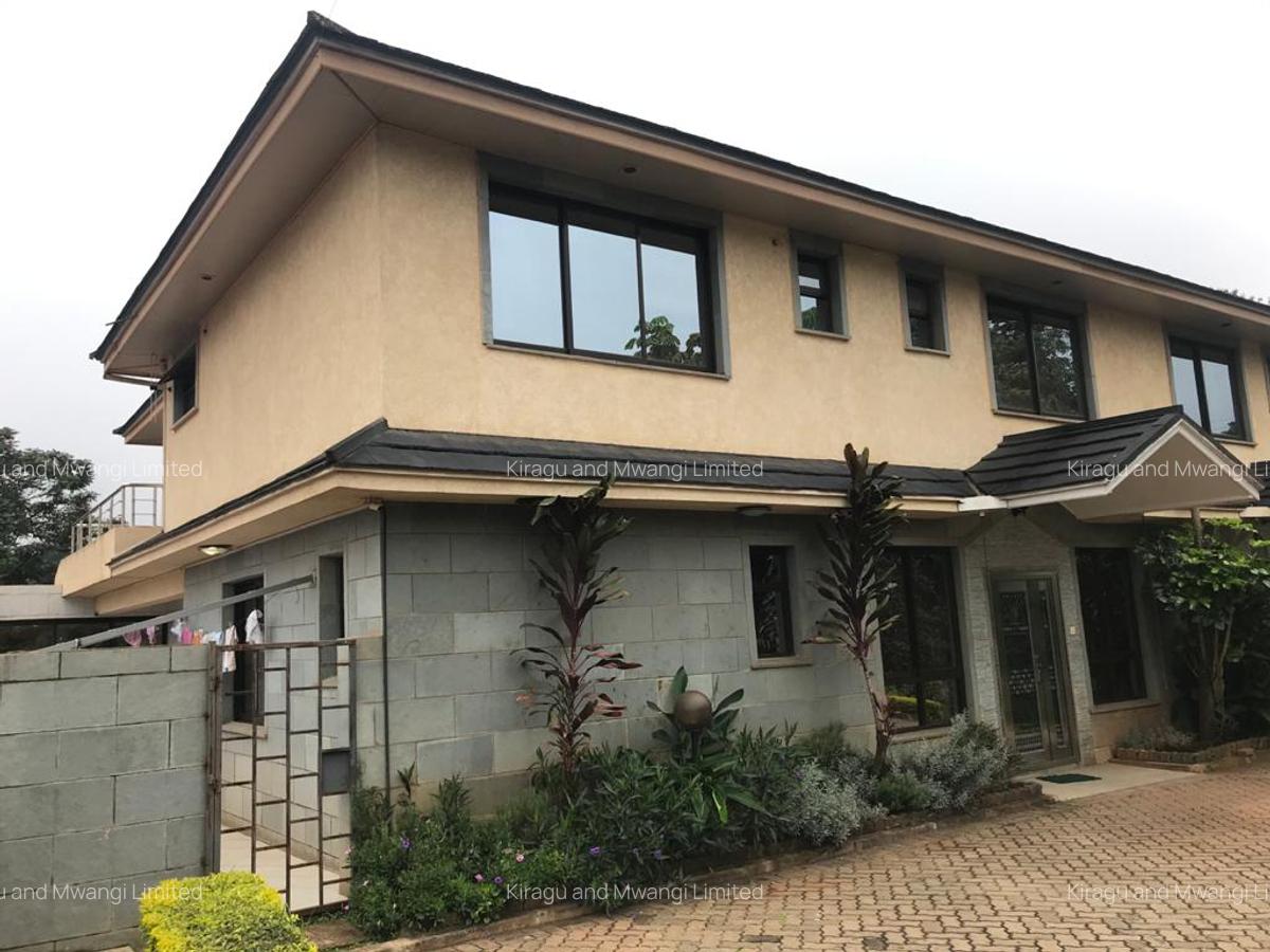 4 Bed Townhouse with En Suite at Hillview Close - 1