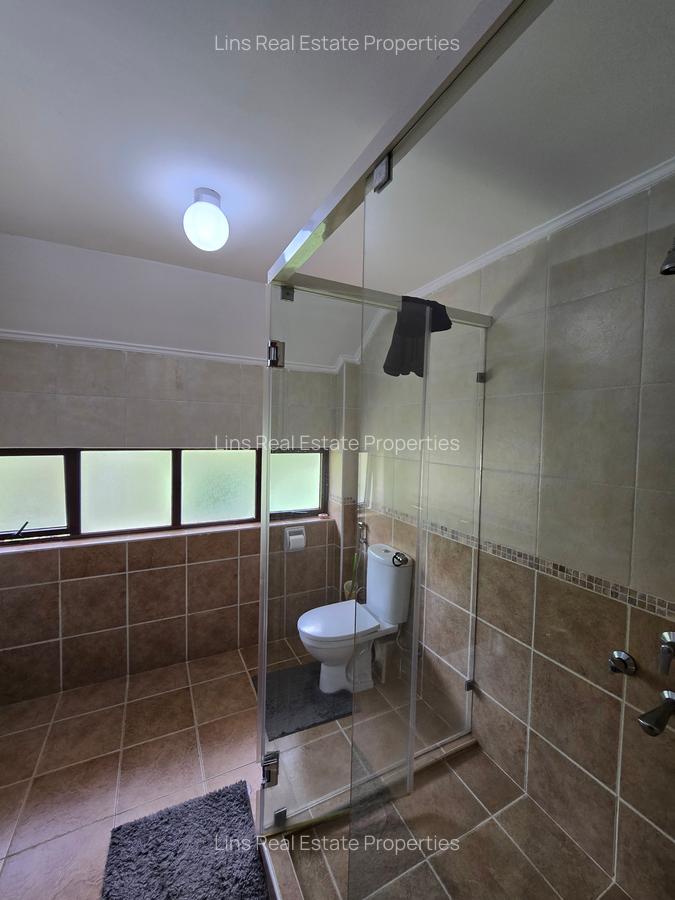 5 Bed Townhouse with En Suite in Lavington - 16