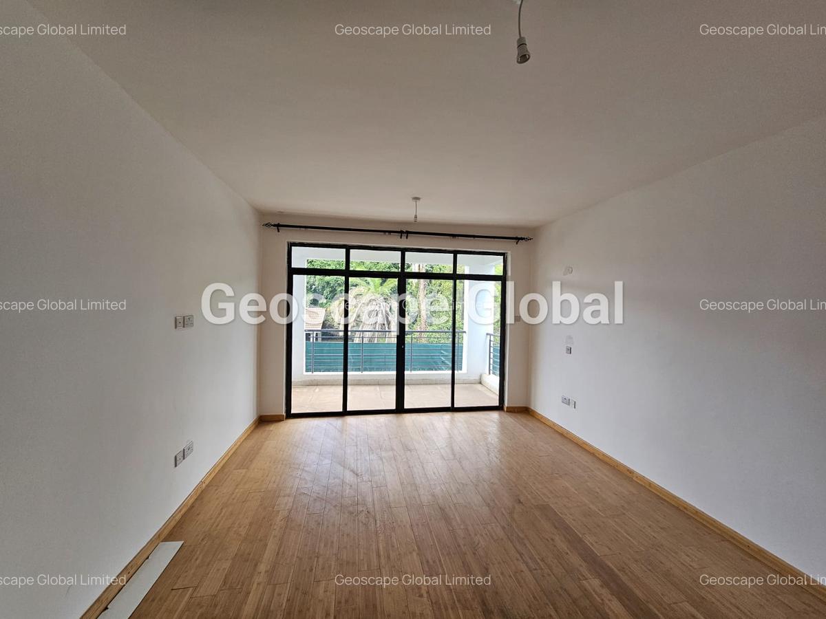 5 Bed Townhouse with En Suite in Lavington - 2