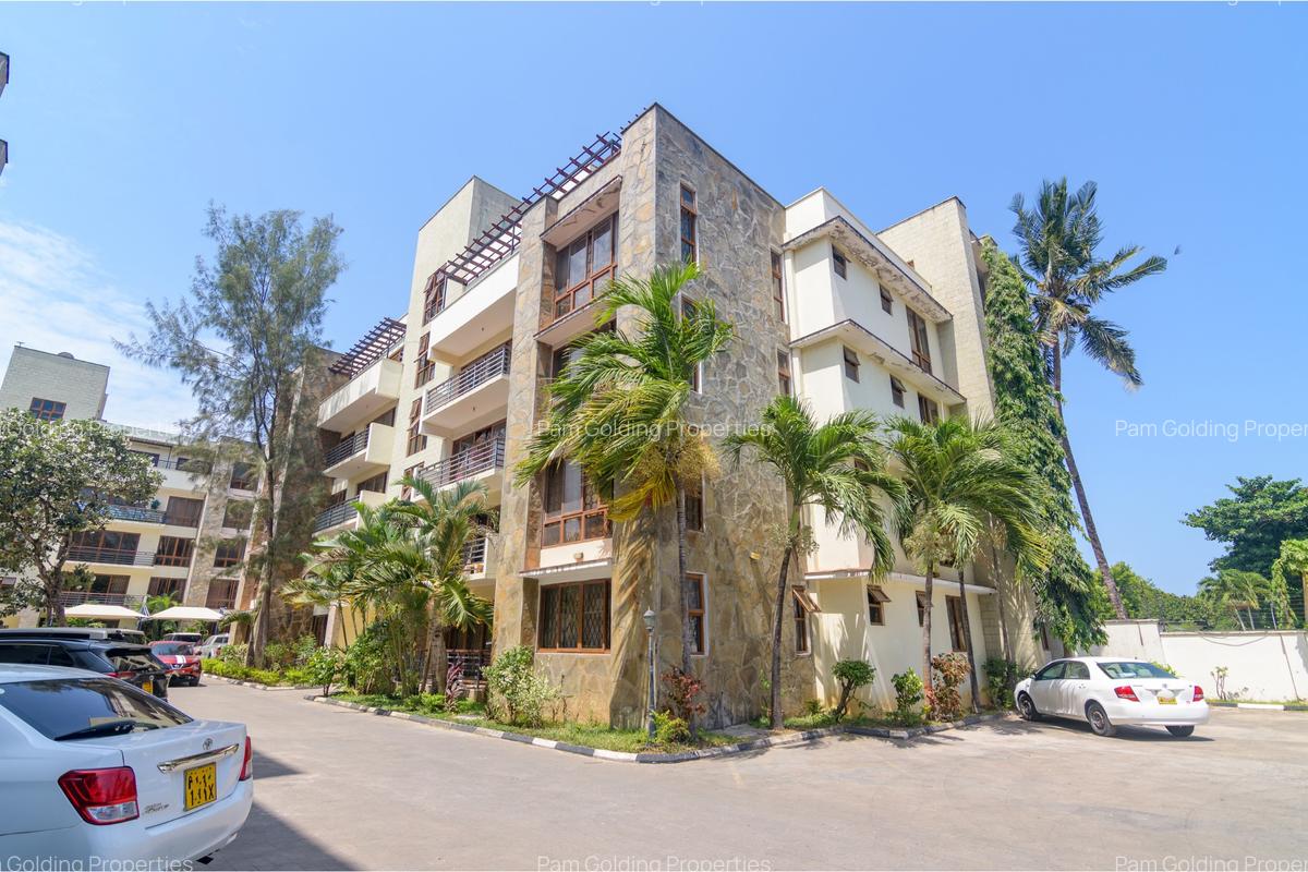 4 Bed Apartment with Swimming Pool at Links Road - 1