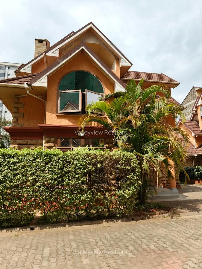 5 Bed Townhouse with En Suite at Lavington - 9