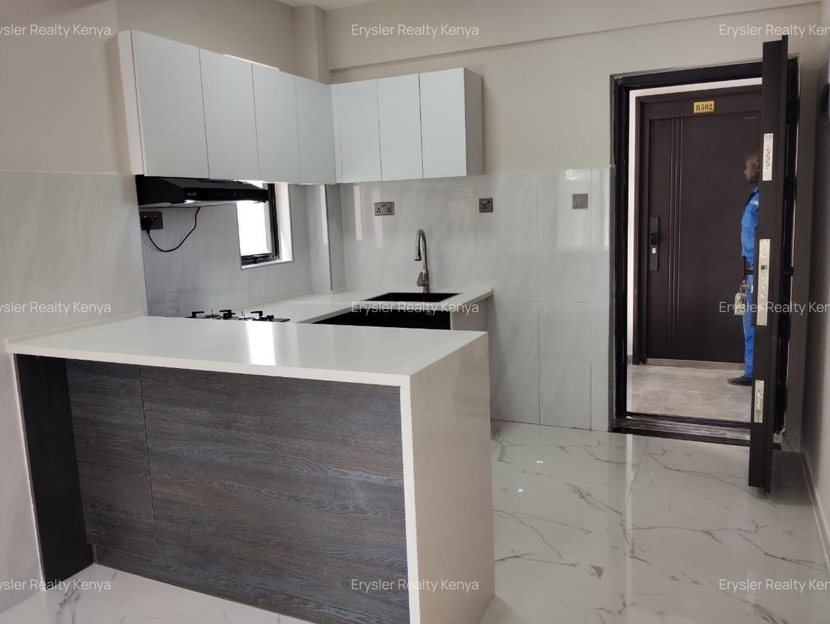 1 Bed Apartment with En Suite at Kindaruma Rd - 14