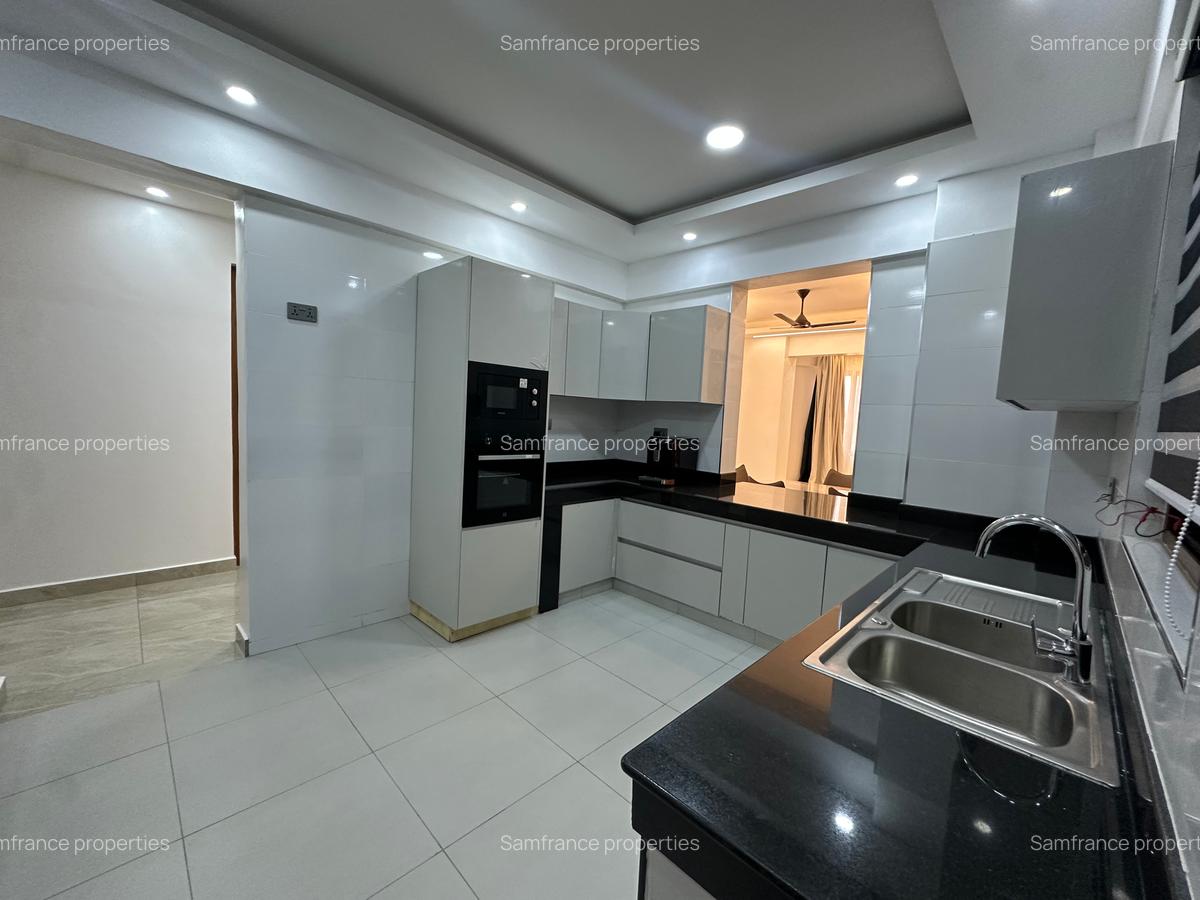 Serviced 2 Bed Apartment with En Suite at 1St Avanue - 8