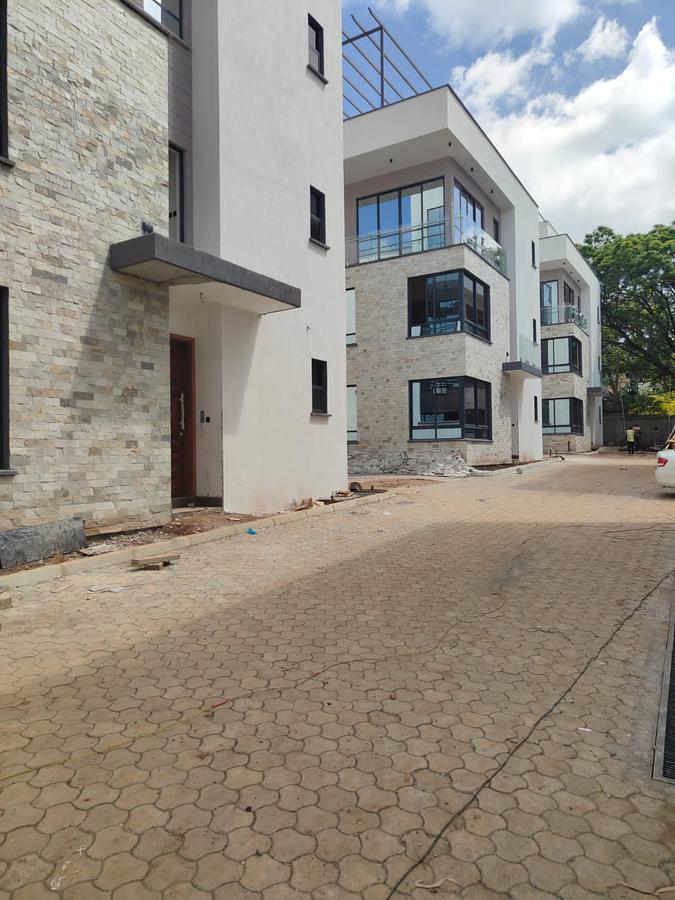 4 Bed Townhouse with En Suite at Muthangari Road - 16