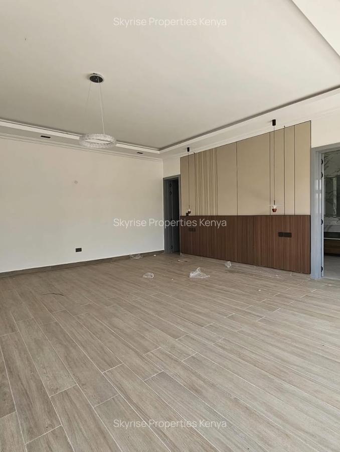 5 Bed Townhouse with En Suite in Lavington - 12
