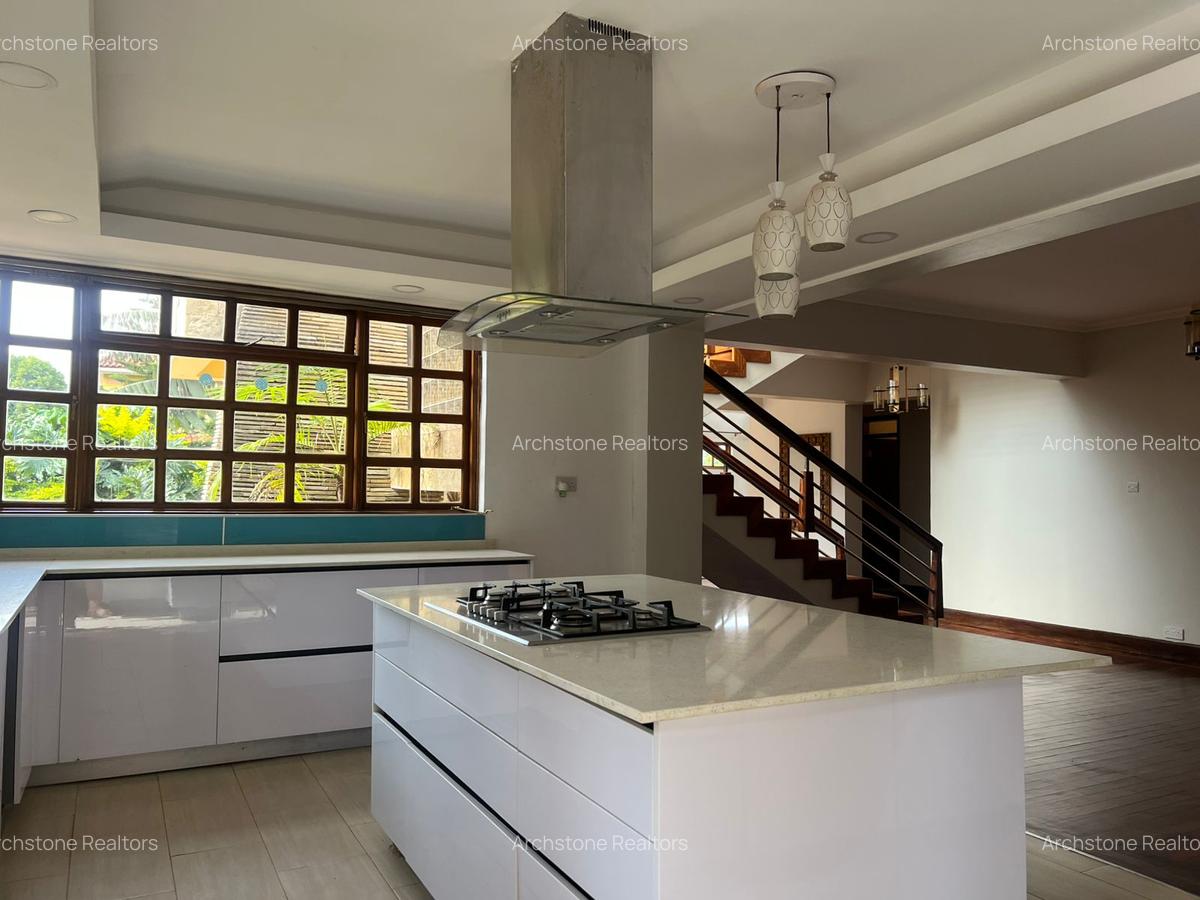 4 Bed House with En Suite in Runda - 18