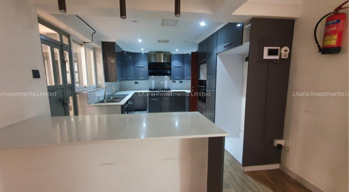 4 Bed House with En Suite at Bogani - 6