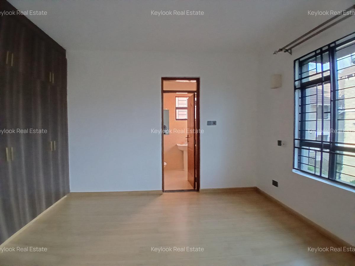 5 Bed Townhouse with En Suite at Lavington Green - 15