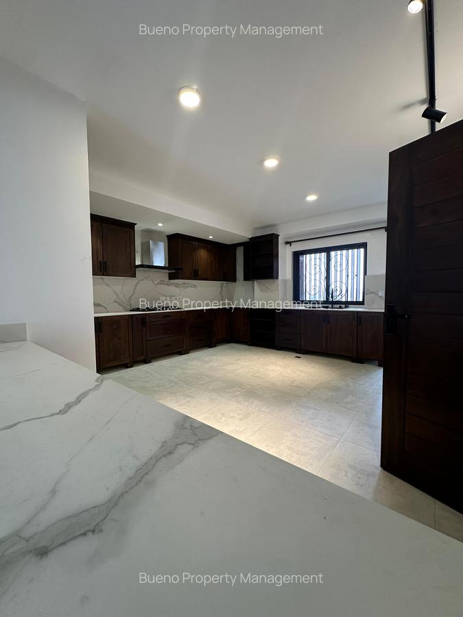 5 Bed Apartment with En Suite in Kileleshwa - 4