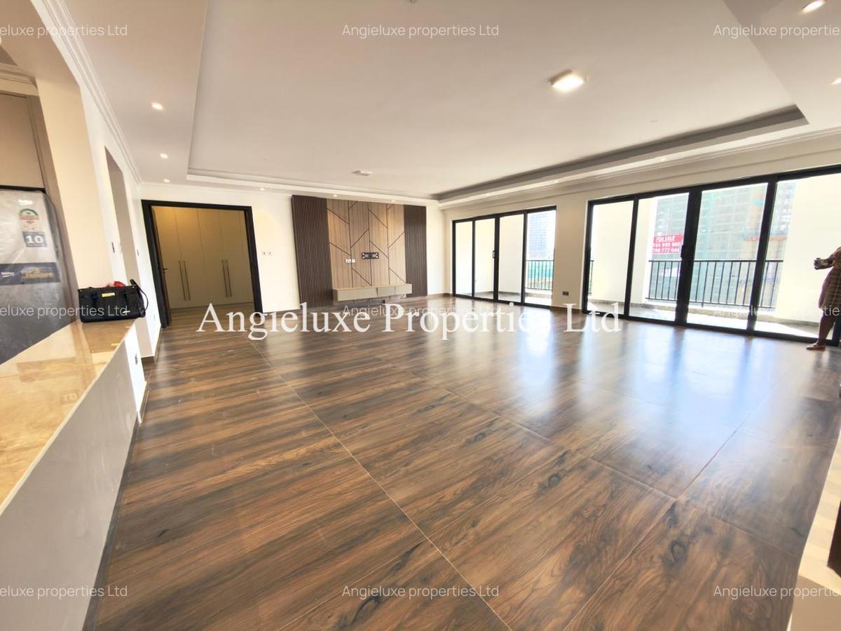 3 Bed Apartment with En Suite at Brookside Drive - 9