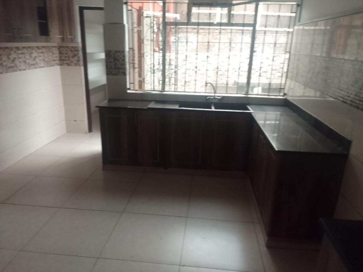 4 Bed Villa with En Suite in Brookside - 13