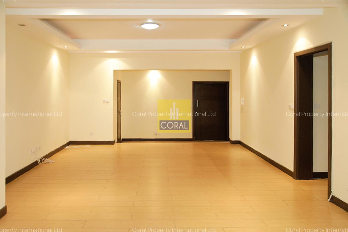 3 Bed Apartment in Riverside - 2