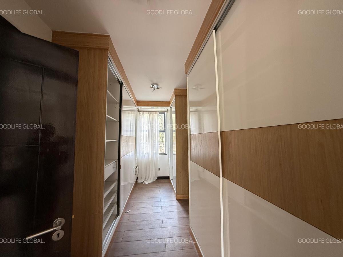 5 Bed Villa with En Suite at Lavington - 19