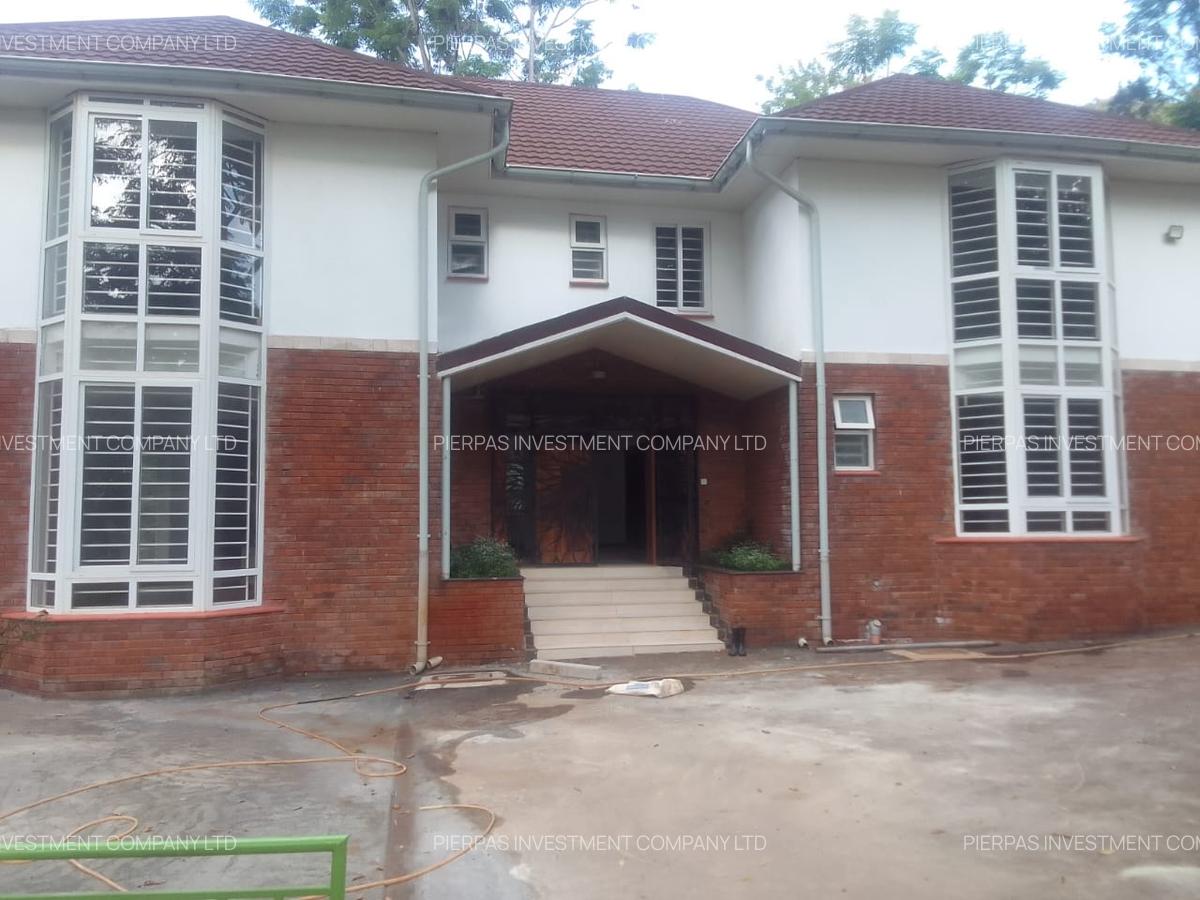 5 Bed Townhouse with En Suite in Rosslyn - 5