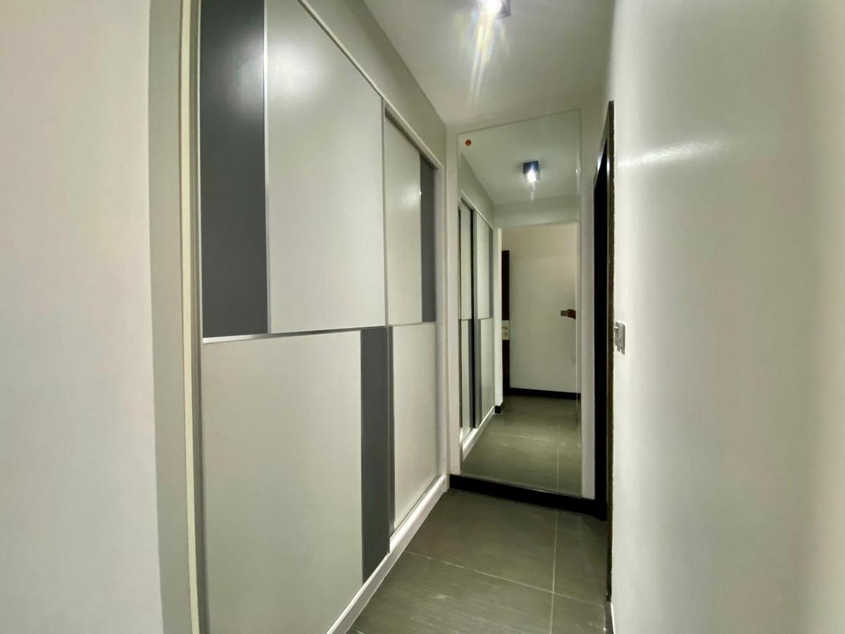 3 Bed Apartment with En Suite in Riverside - 14