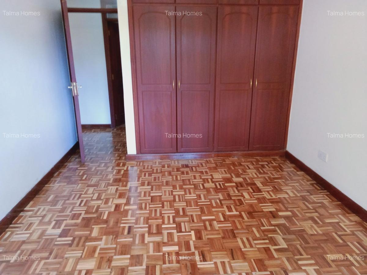 3 Bed Apartment with En Suite at Brookside Area - 11